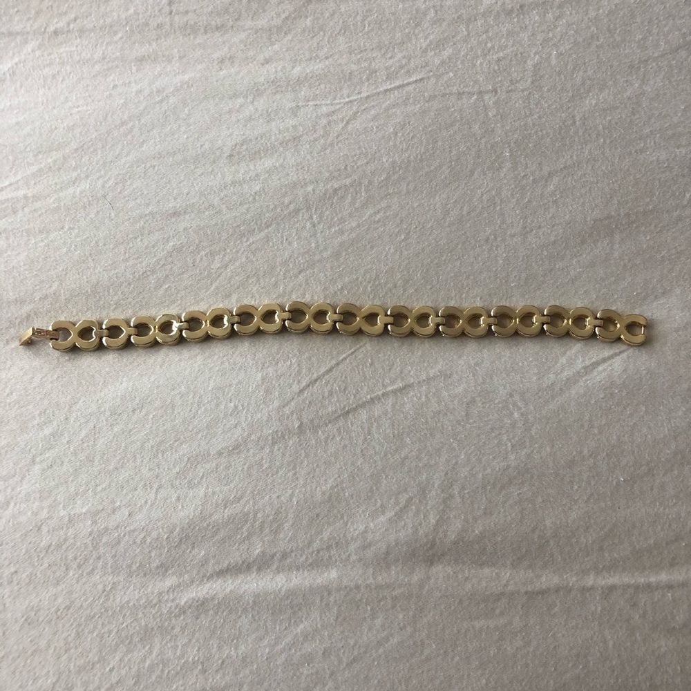 Gold Chain Linked Bracelet - Picture 5 of 8